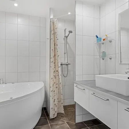 Henrietta - 3-5km From The Sea By Interhome *